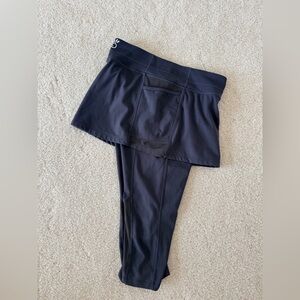 Athleta 2 - in- 1 Capri leggings